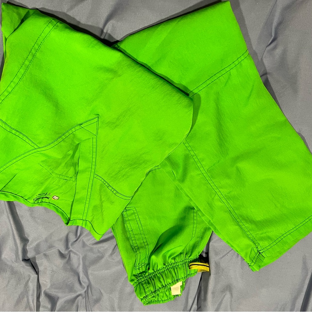 Wonderwink green scrub set